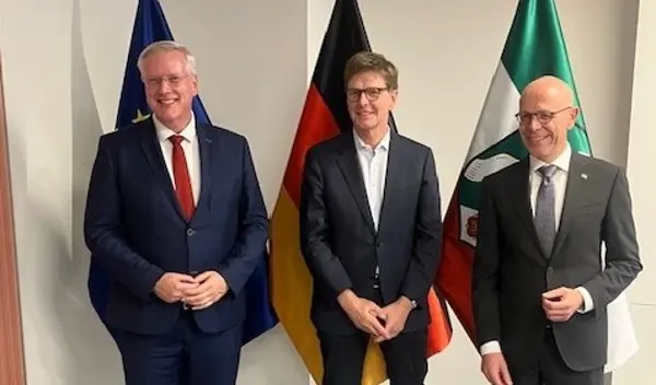 G3tajb6woaevkqs Bijgesneden