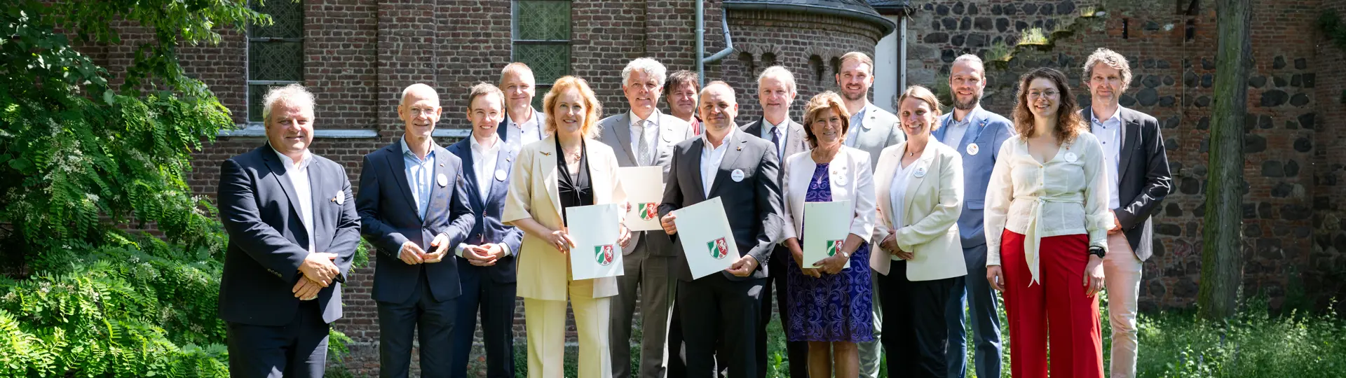 Groepsfoto van alle betrokkenen bij de Milieuverklaring