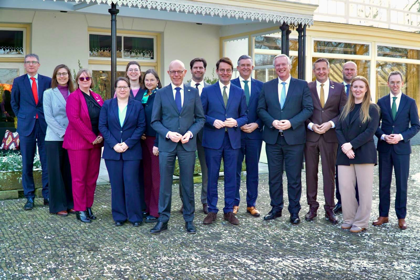 Familienfoto 3+3 30.01.2026