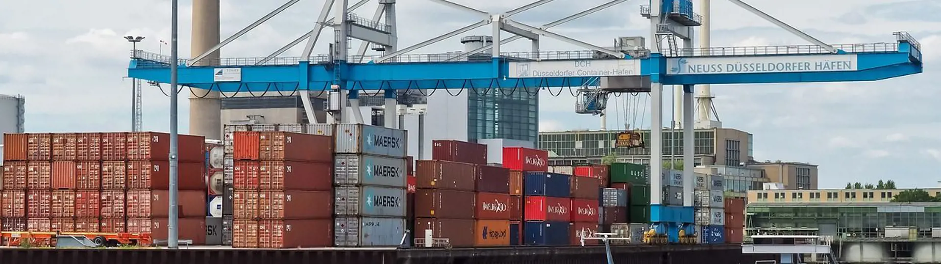 Port 2467837 1280