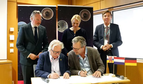 Ondertekening Dza En Nikhef Et