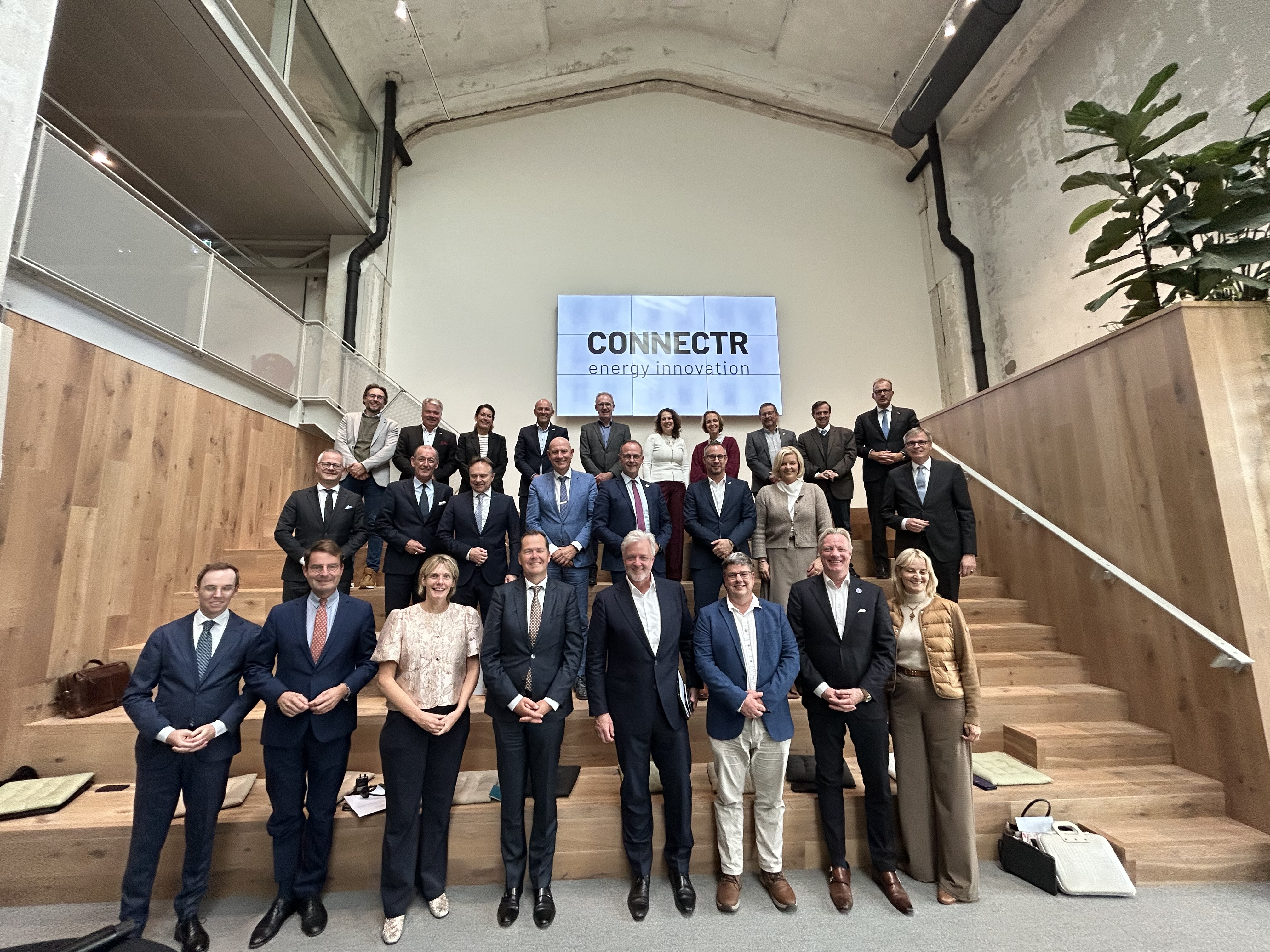 Gruppenfoto DE NL Landrätekonferenz 2025 Arnheim