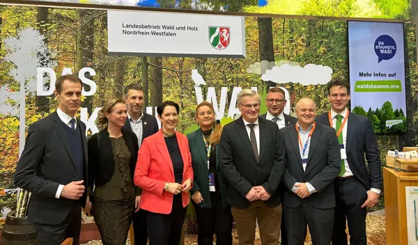 Handshake Grüne Woche Grenspost Düsseldorf Bijgesneden