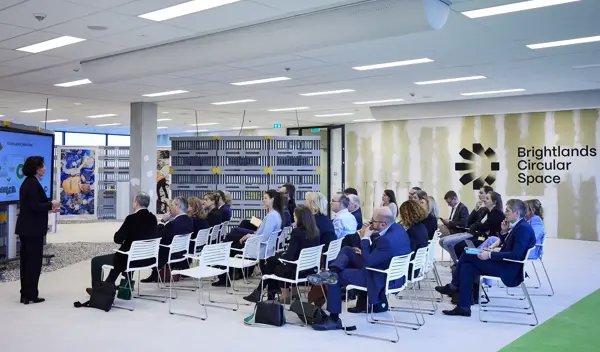 Presentatie Brightlands Circular Space tijdens het werkbezoek van Mona Neubaur in januari 2025