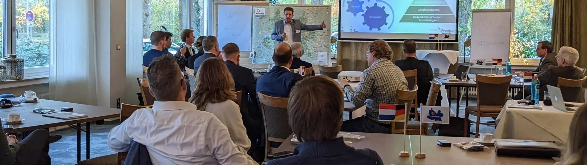 221130 EUREGIO Grensoverschrijdende Netwerkbijeenkomst “Fietsmobilitei...Quer